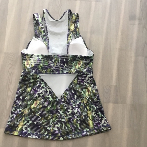 Lululemon Floral "Running in the City" White Mesh Tank Top - Picture 6 of 7